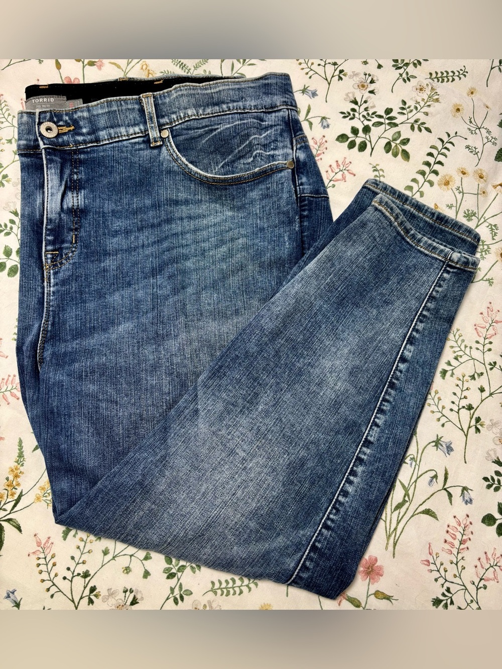 torrid Bombshell Skinny Jeans - 26S